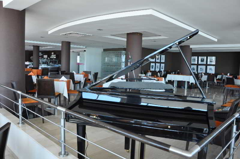 Suites Hotel Omeya