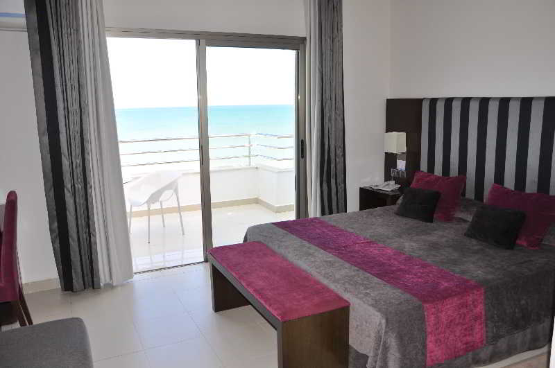 Suites Hotel Omeya