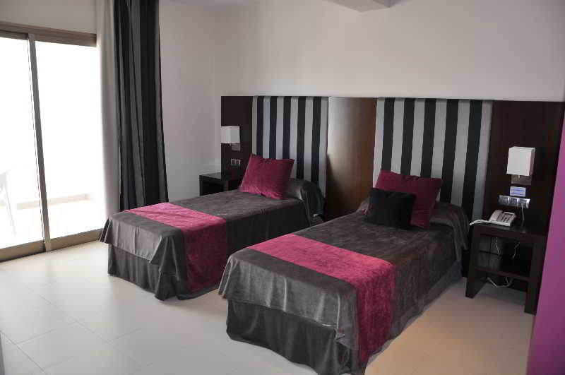 Suites Hotel Omeya