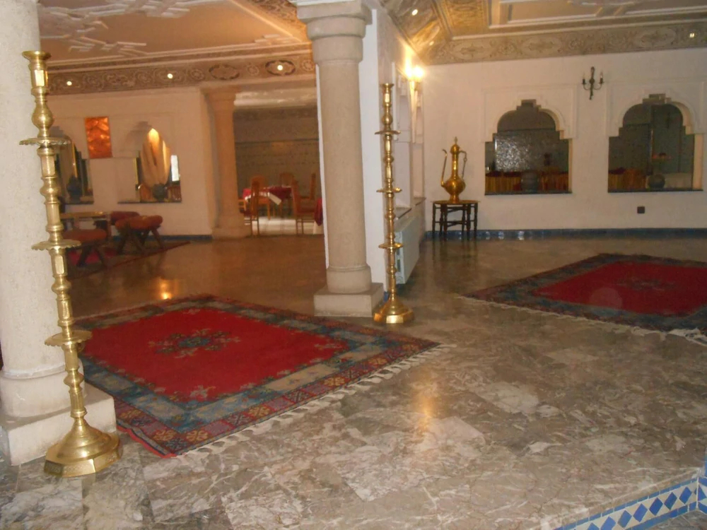 Hotel Babel