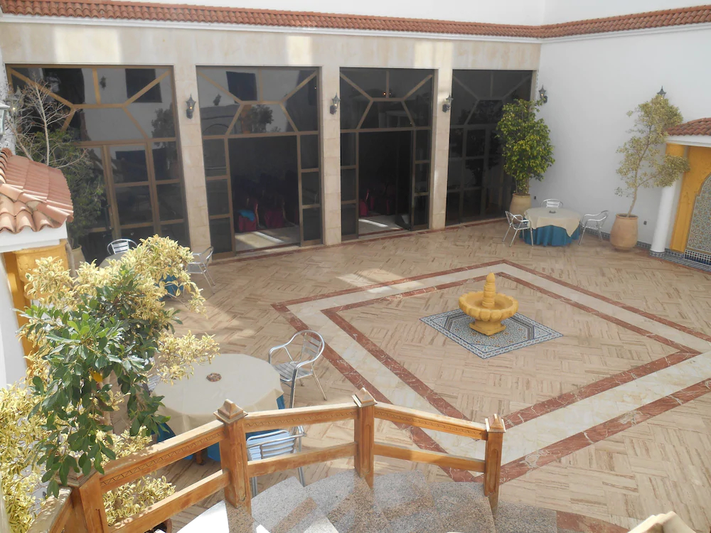 Hotel Babel