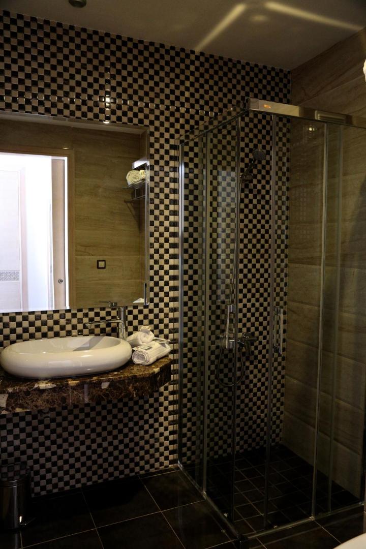 Hotel A44