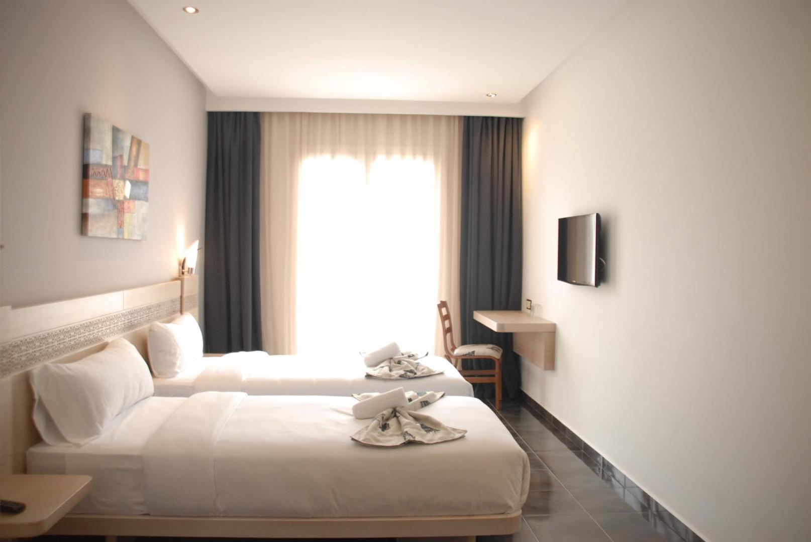 Hotel A44