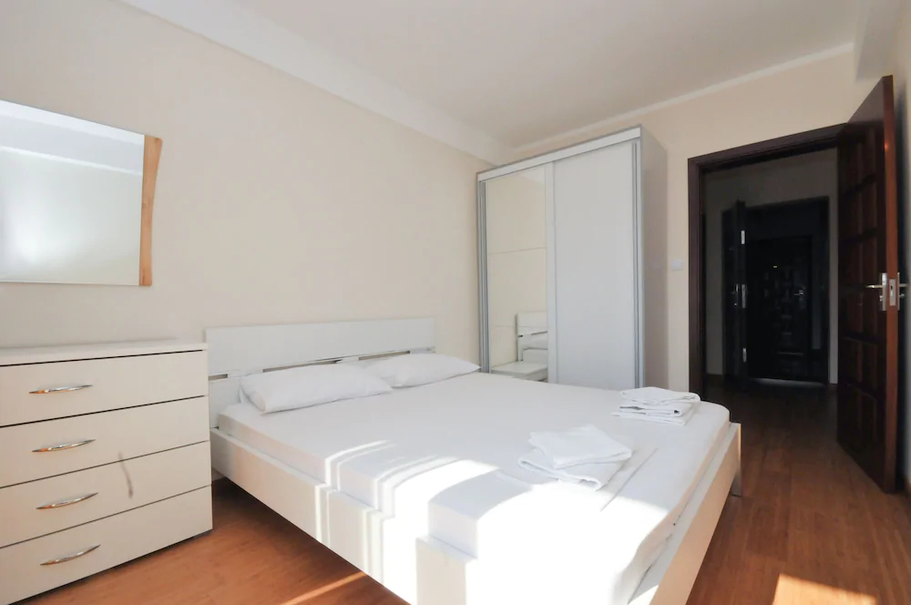 Apartments Maini