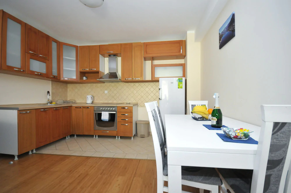 Apartments Maini