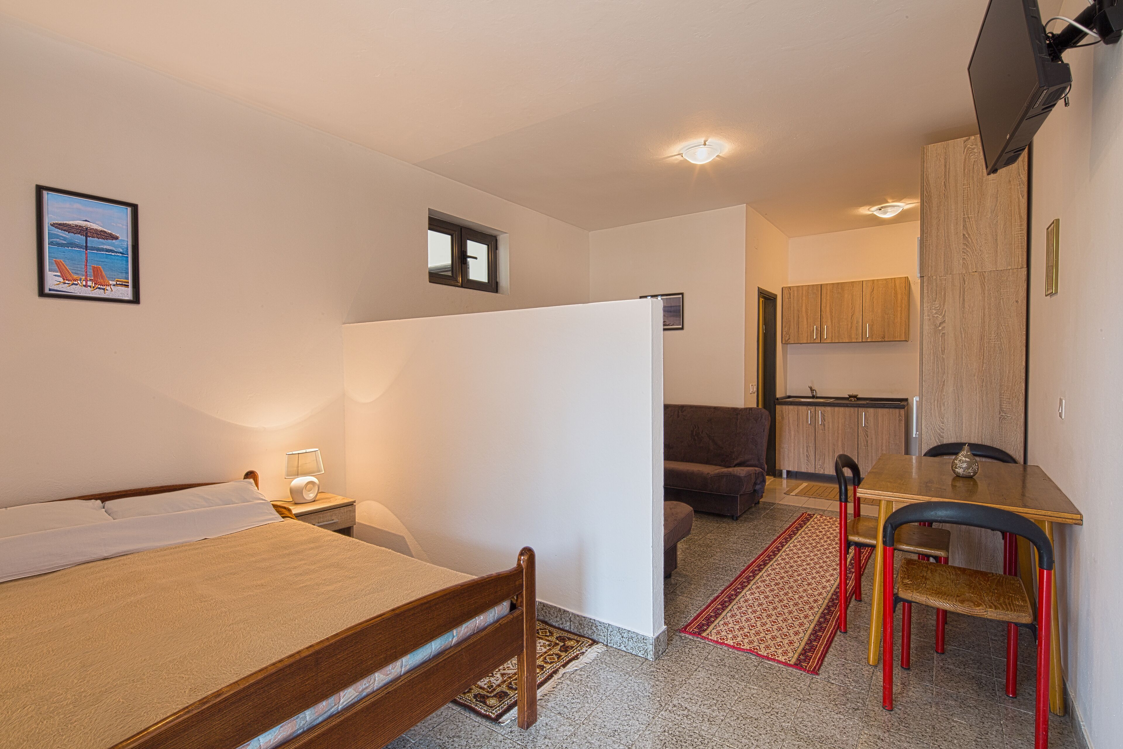 Guest House Madra