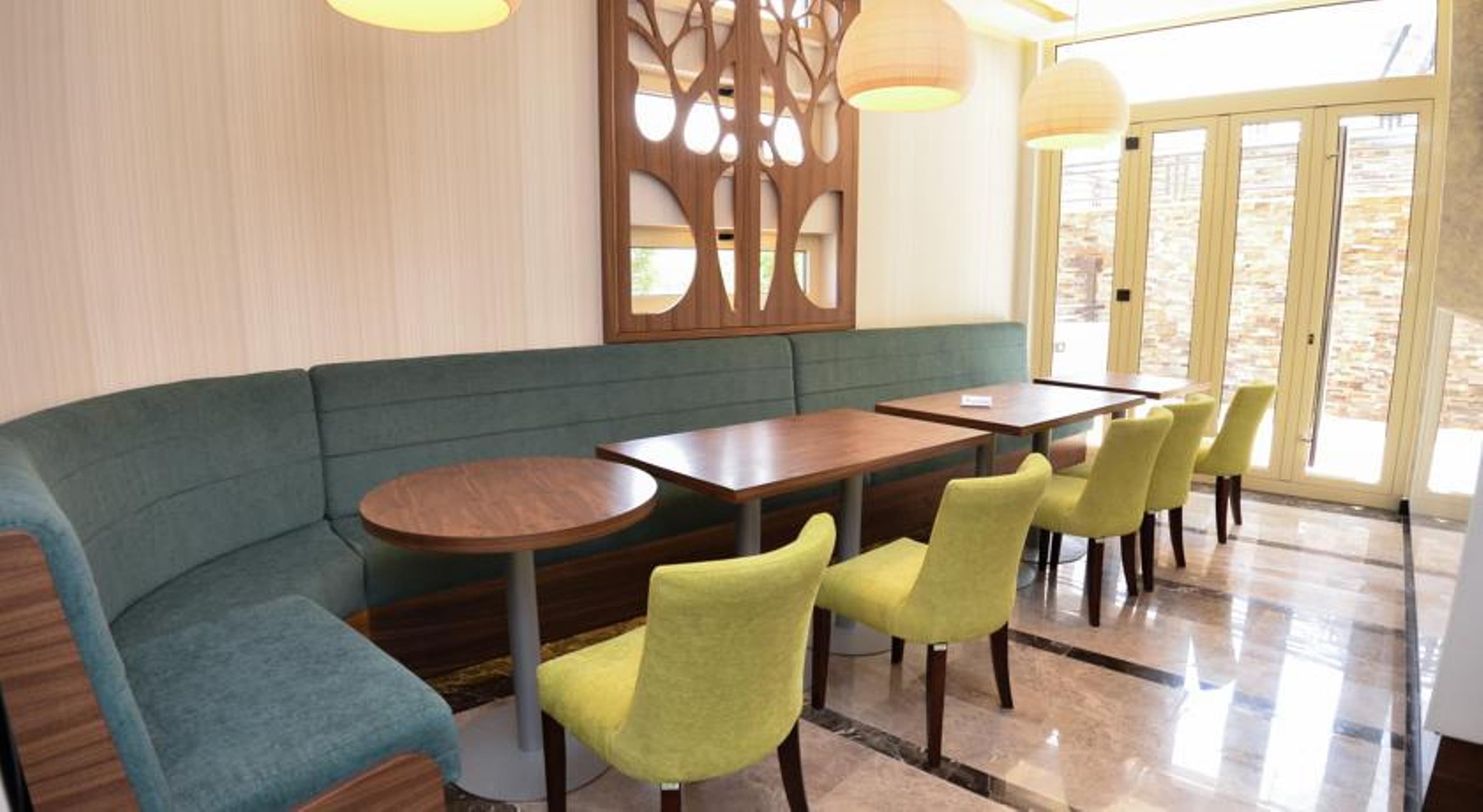 Hotel Atina