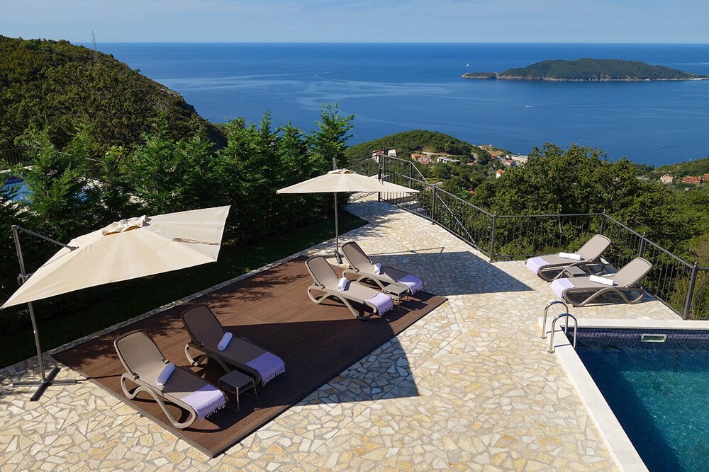 Oak Leaf Residences