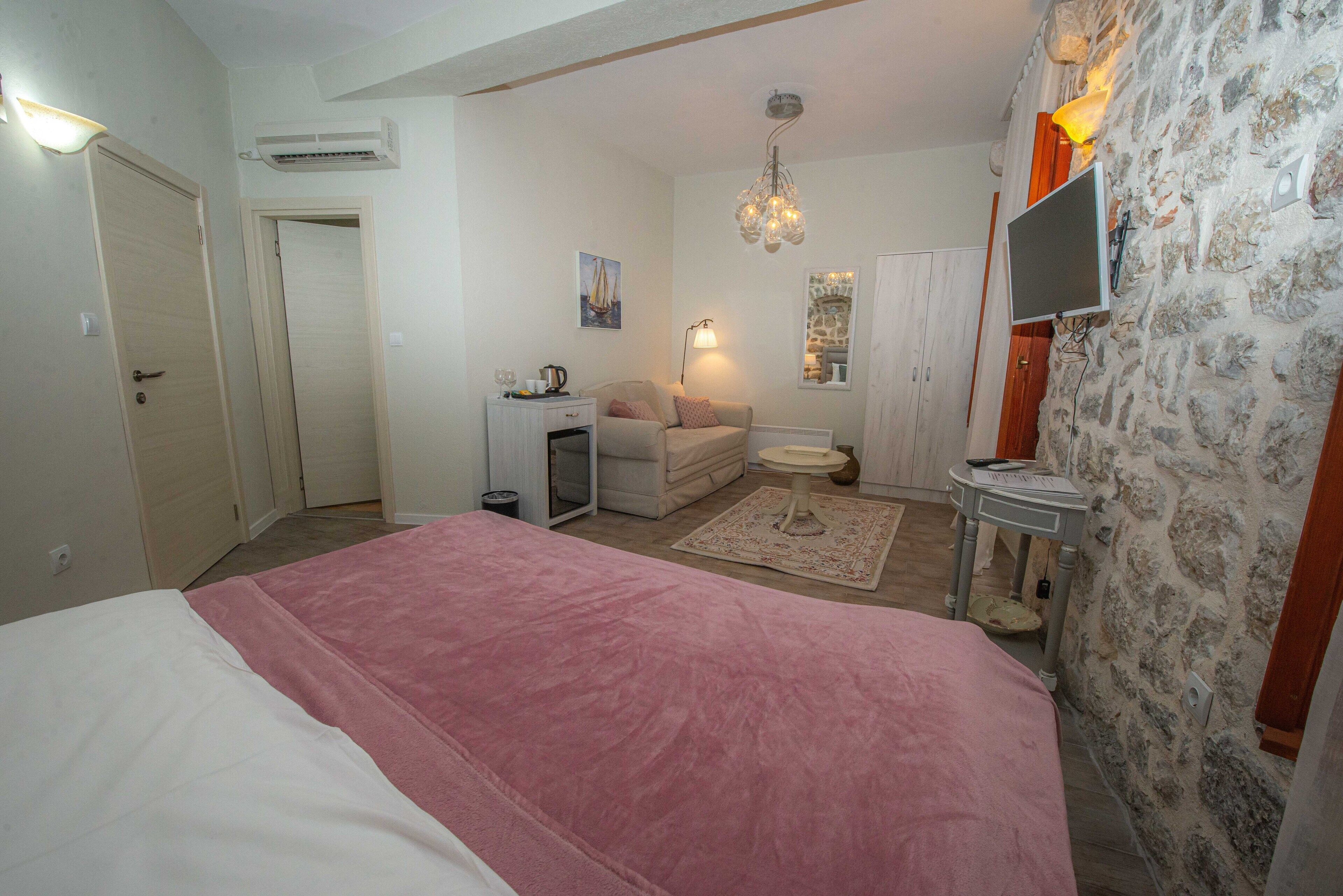 Antika Guesthouse