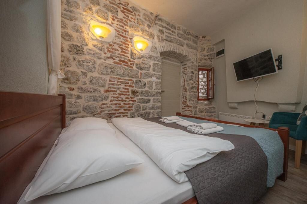 Antika Guesthouse