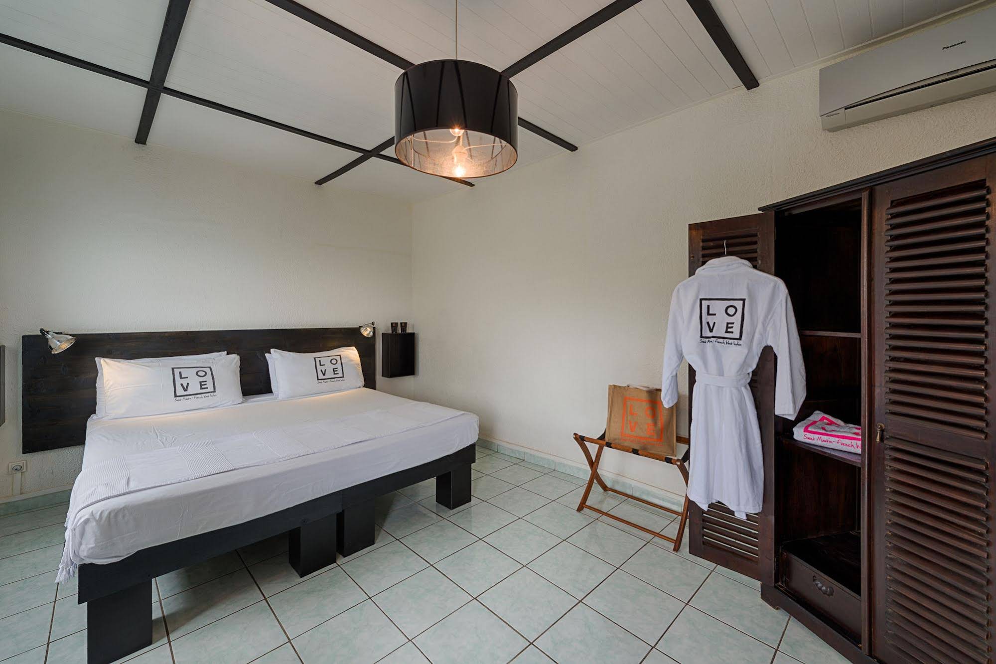 Love Hotel