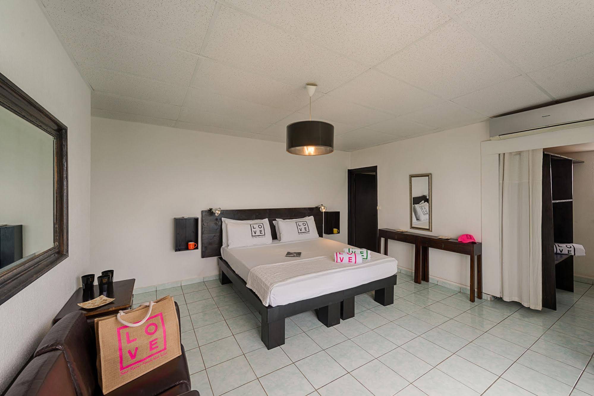 Love Hotel