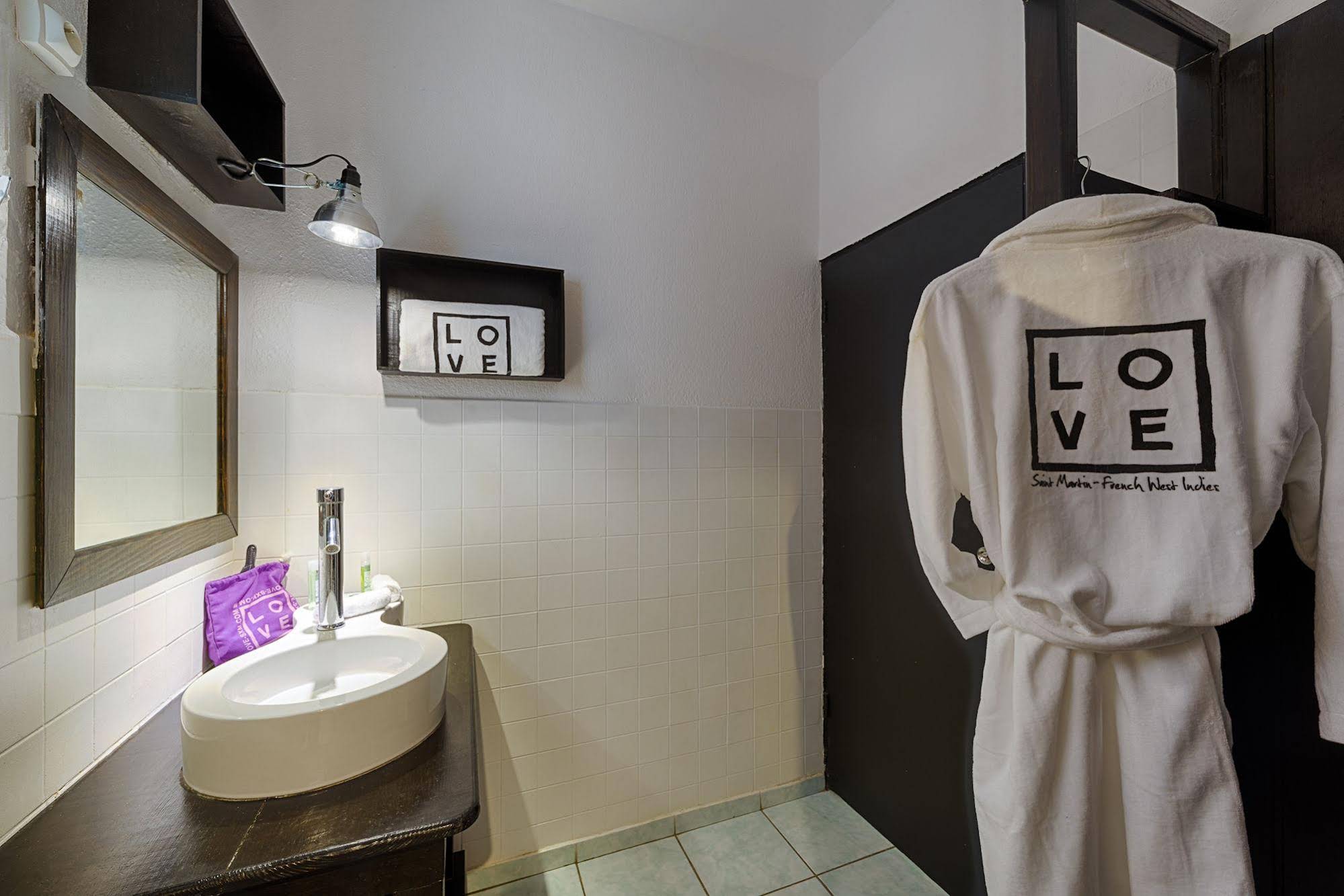 Love Hotel