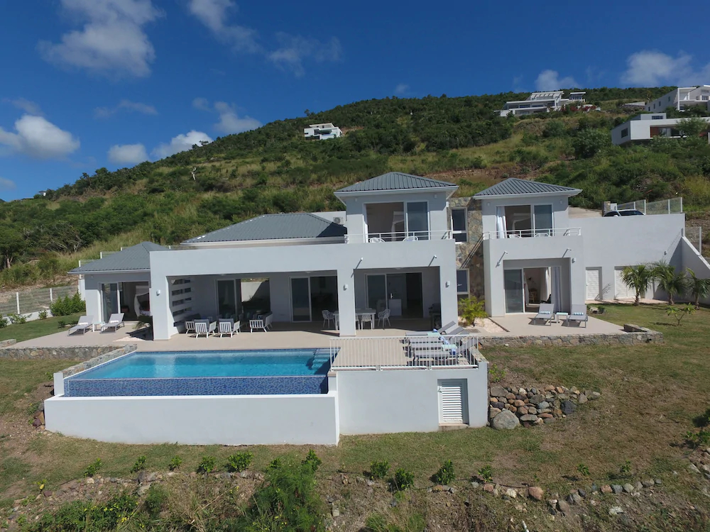 Villa Aqua by Island Properties Online