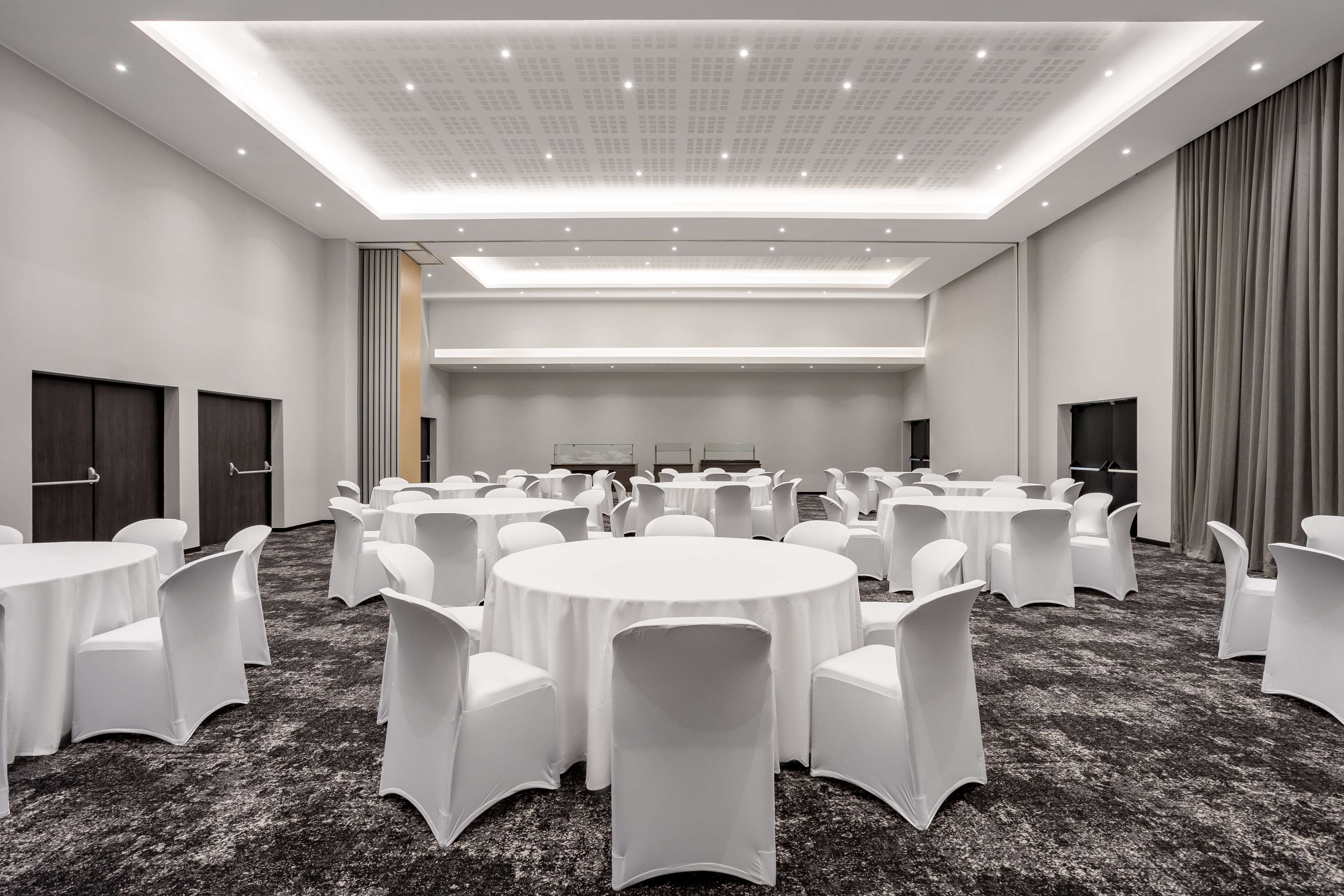 Radisson Blu Hotel, Antananarivo Waterfront