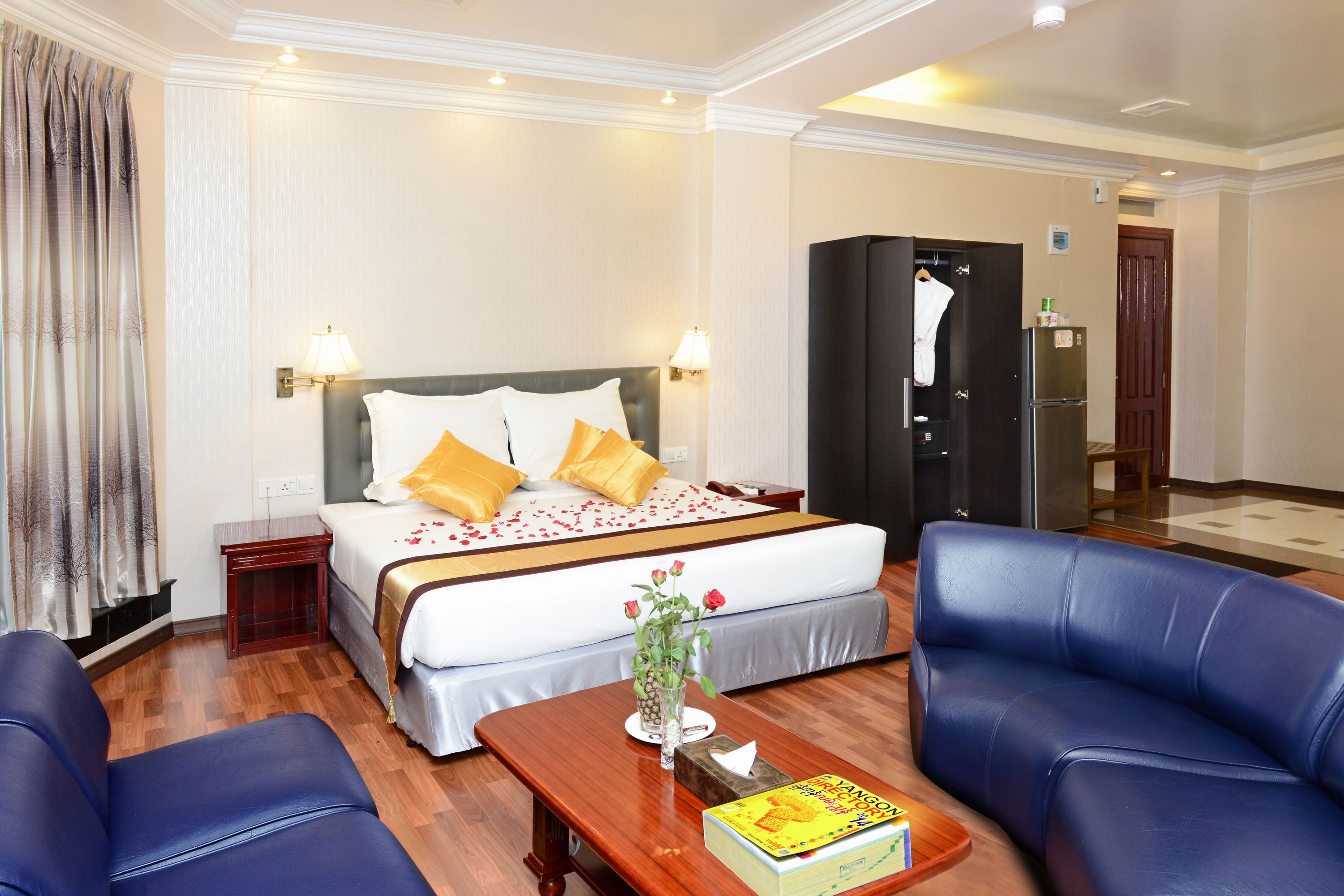 Grand United Ahlone