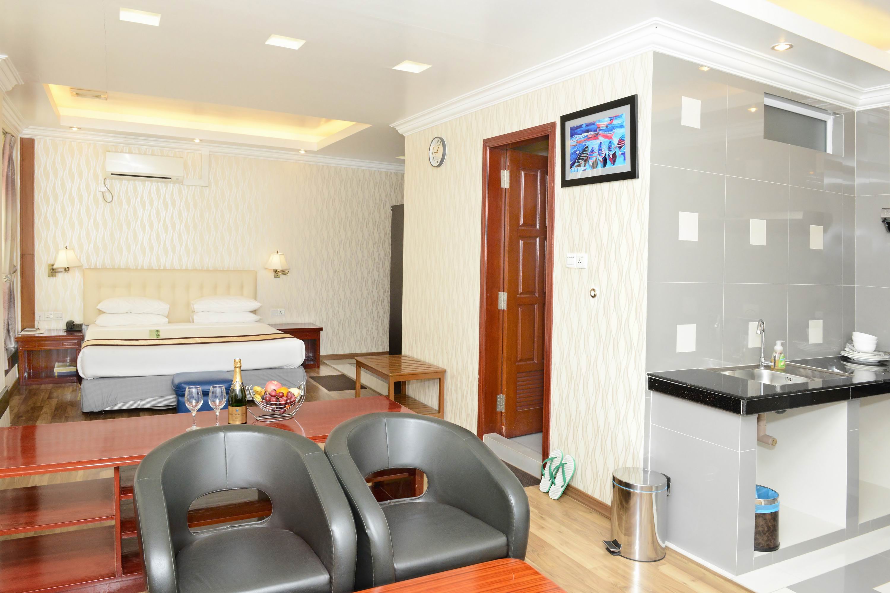 Grand United Ahlone