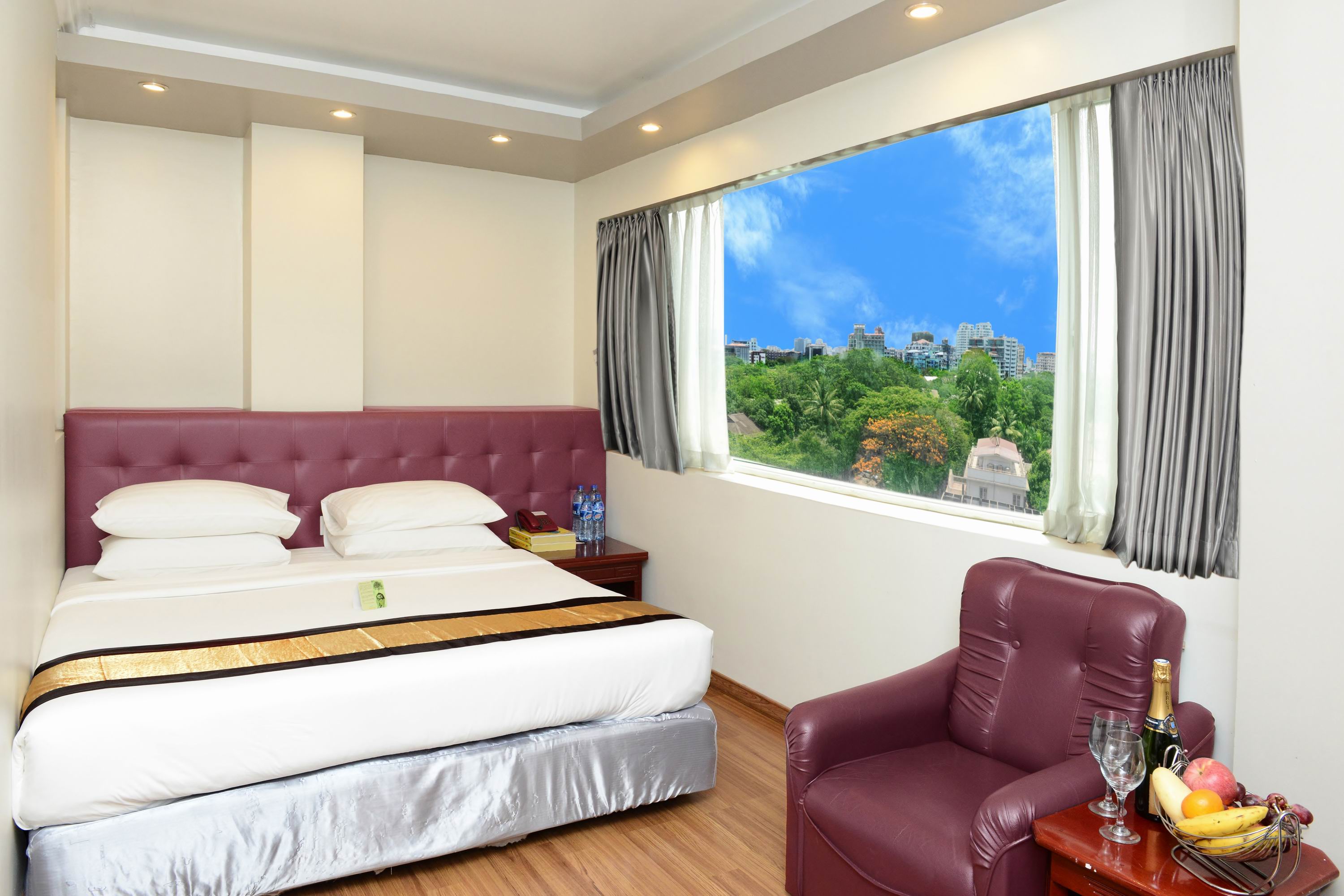 Grand United Ahlone