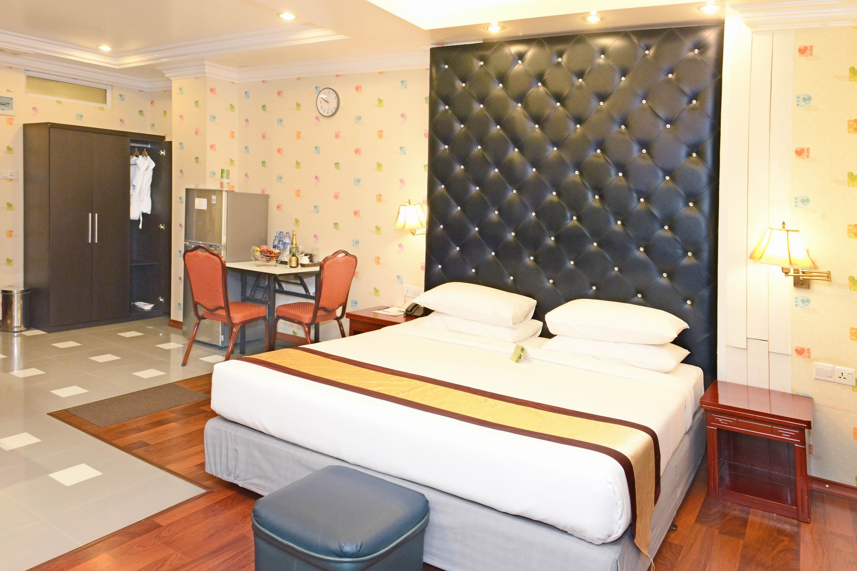 Grand United Ahlone