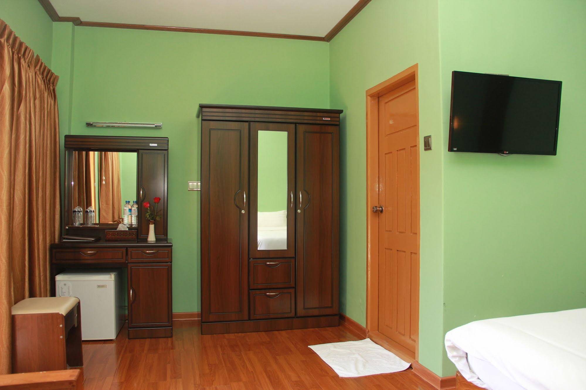 Bagan Umbra Hotel
