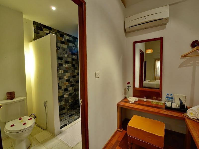 Oasis Hotel