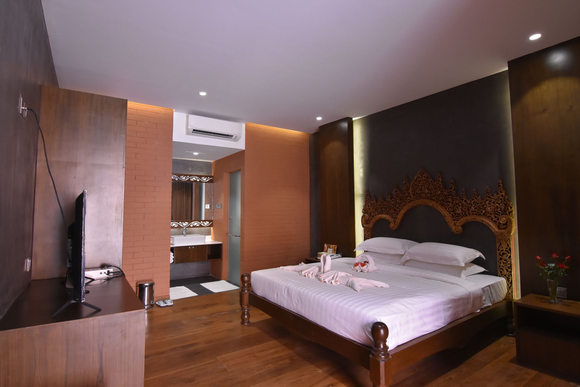 Yun Myo Thu Hotel