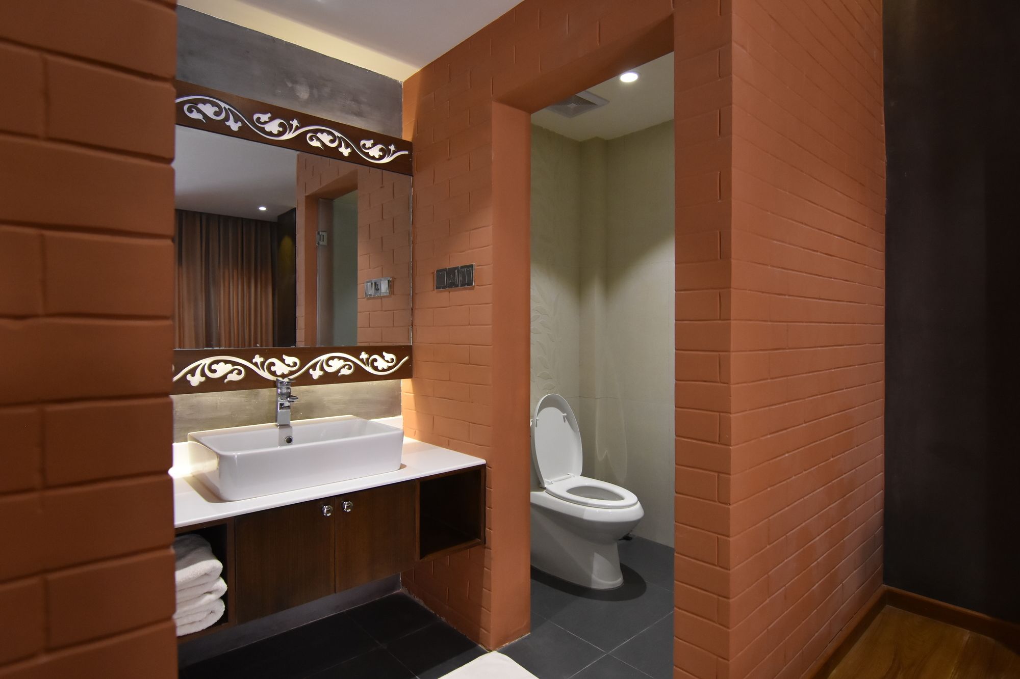 Yun Myo Thu Hotel