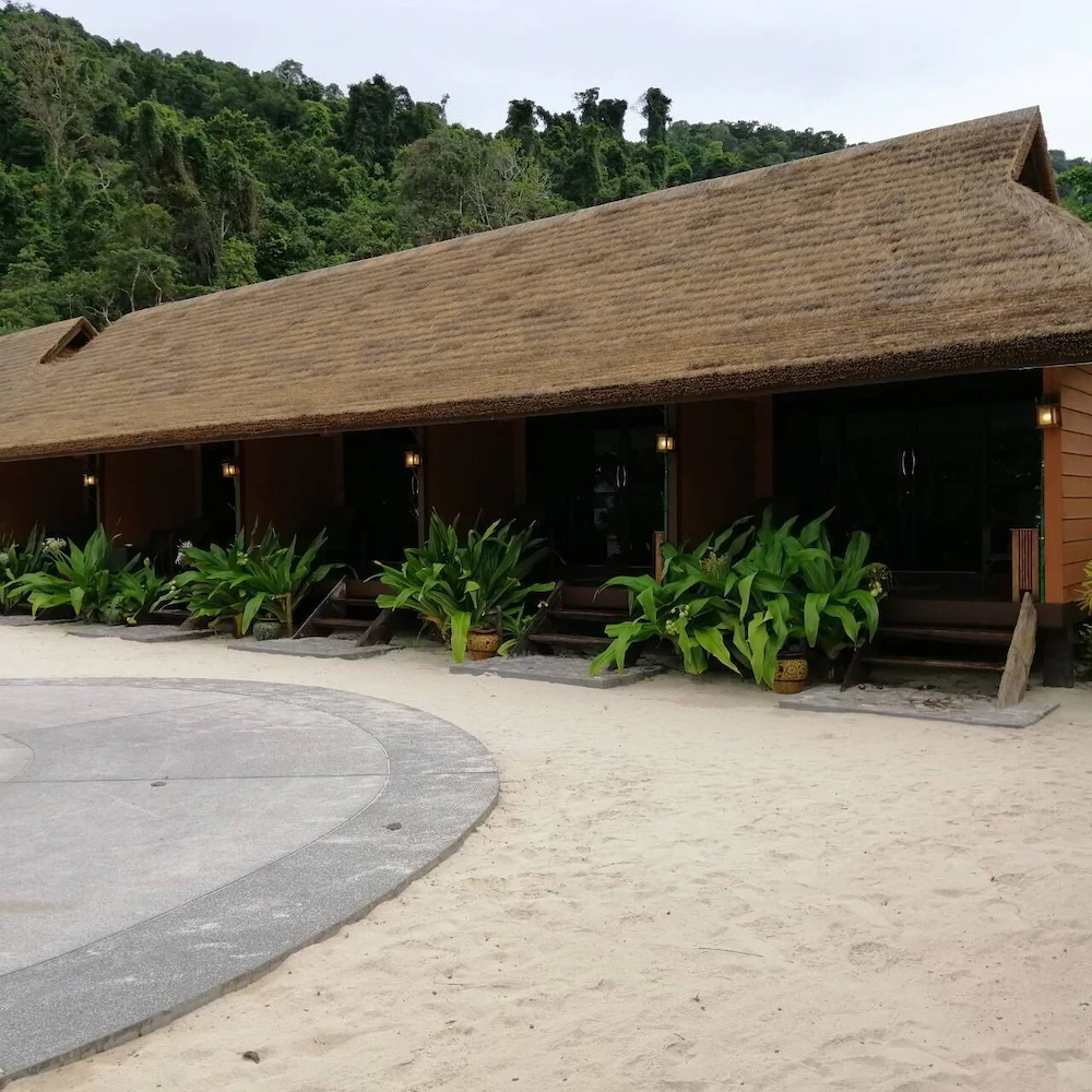 Victoria Cliff Nyaung Oo Phee Island