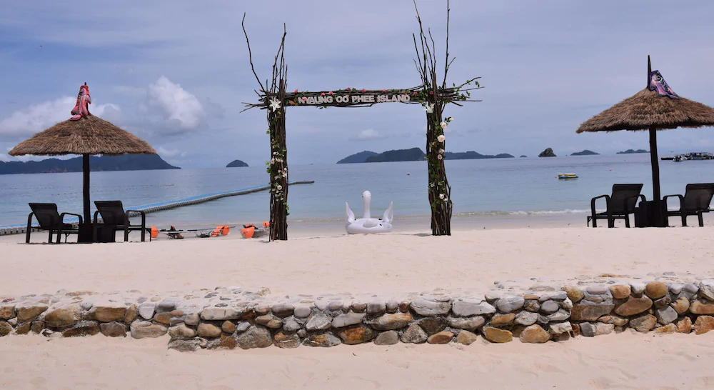Victoria Cliff Nyaung Oo Phee Island