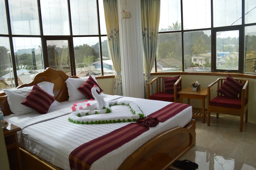 Golden Hill Kayah Hotel