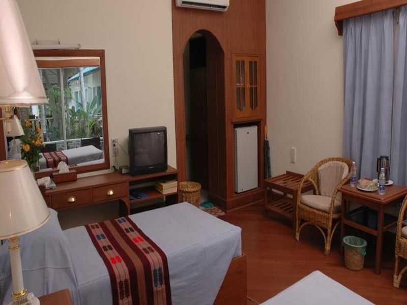 Emerald Land Inn Hotel