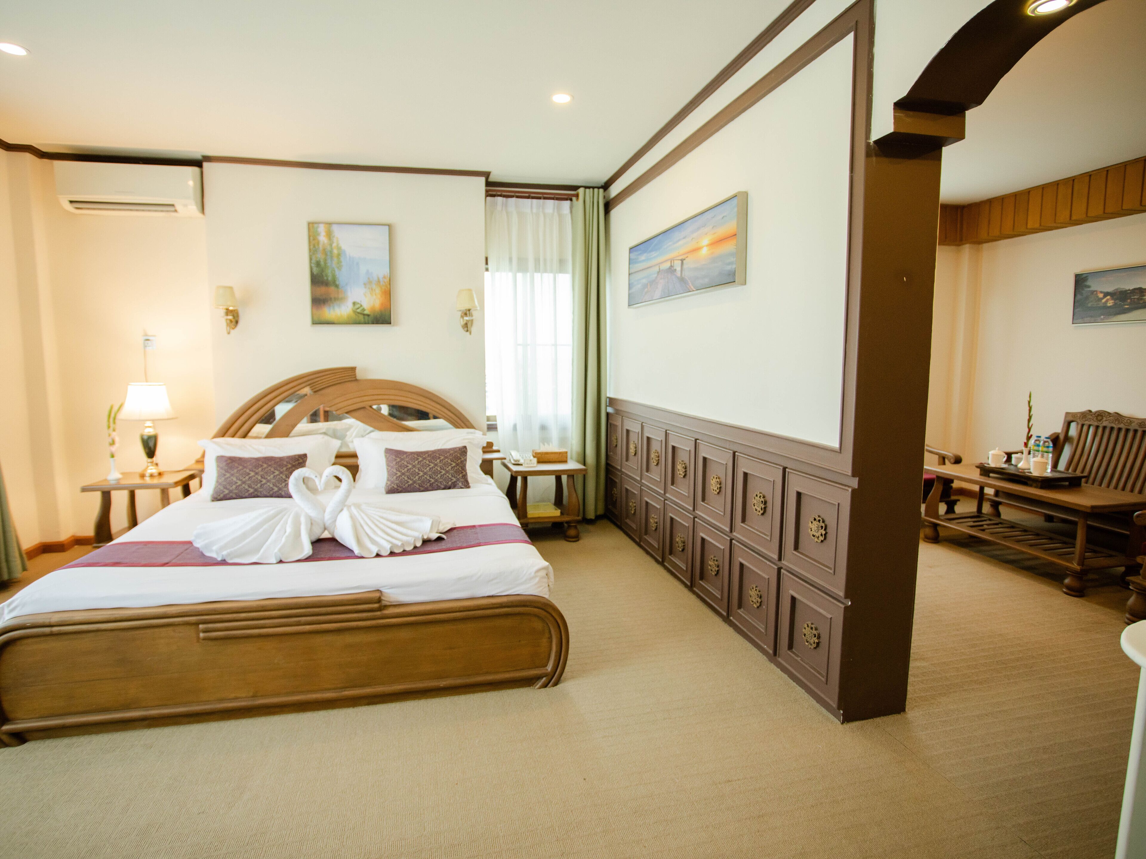 Golden Country Hotel