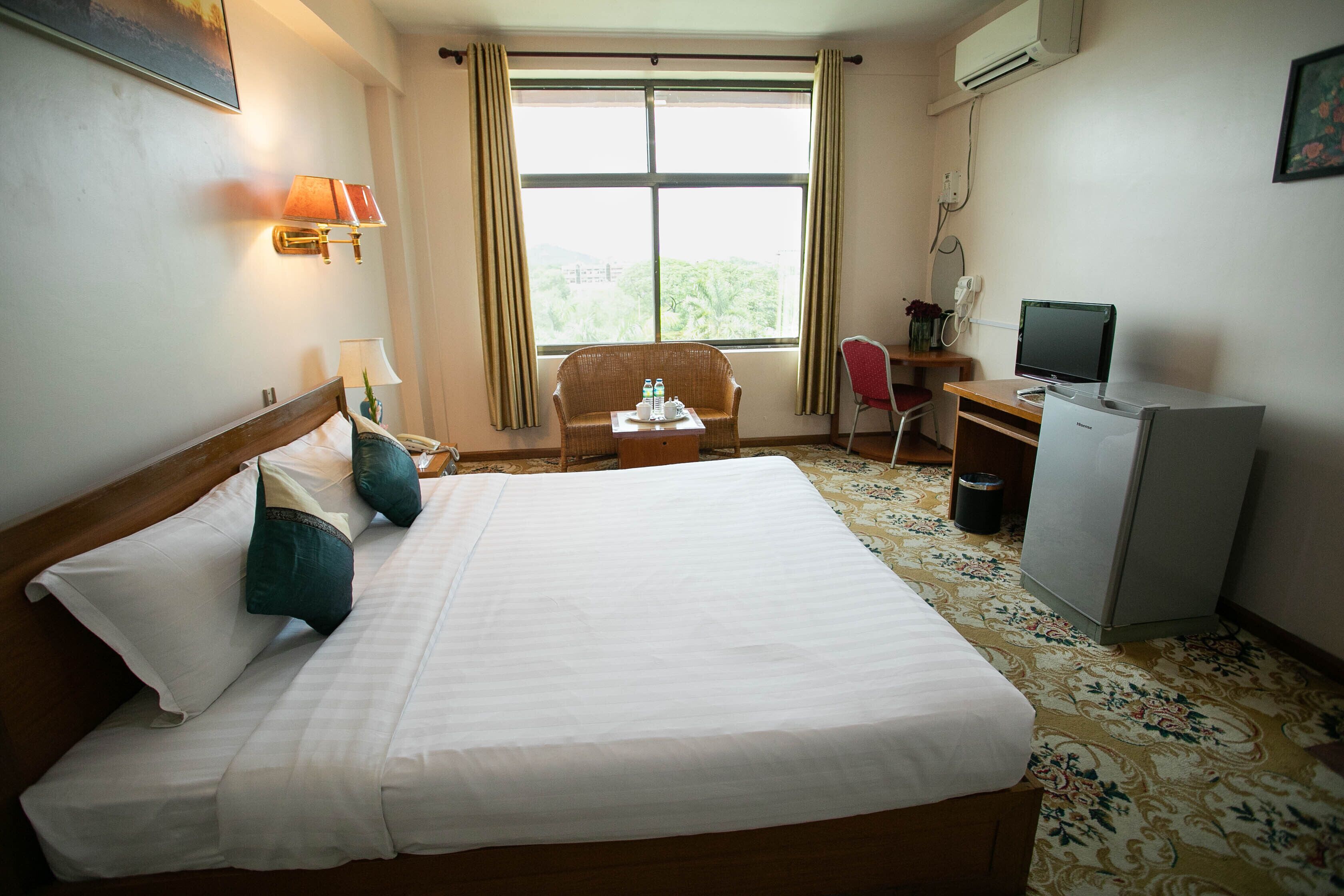 Golden Country Hotel
