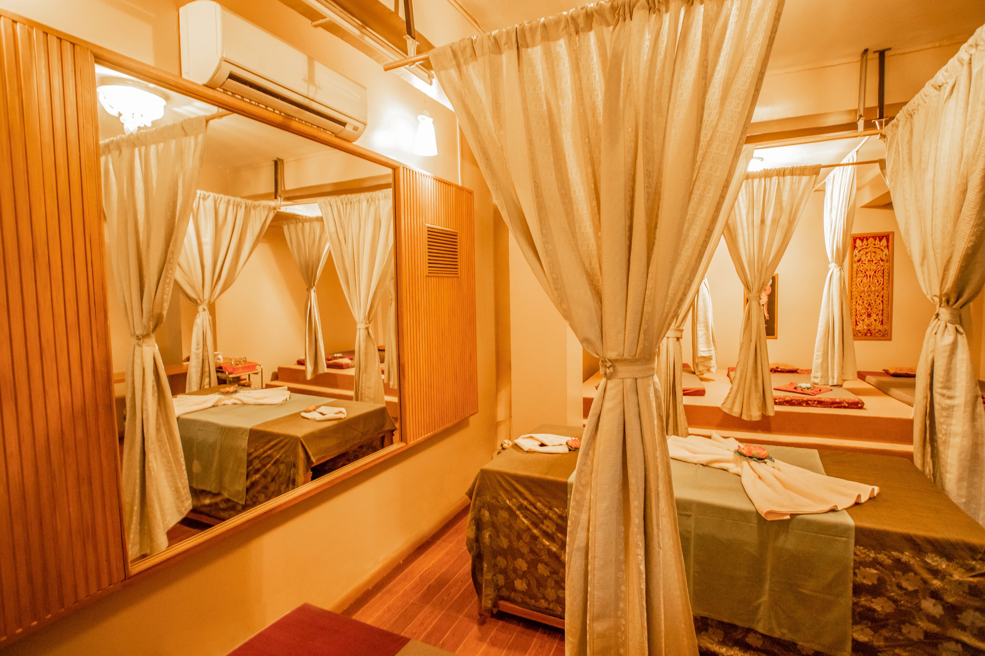 Golden Country Hotel