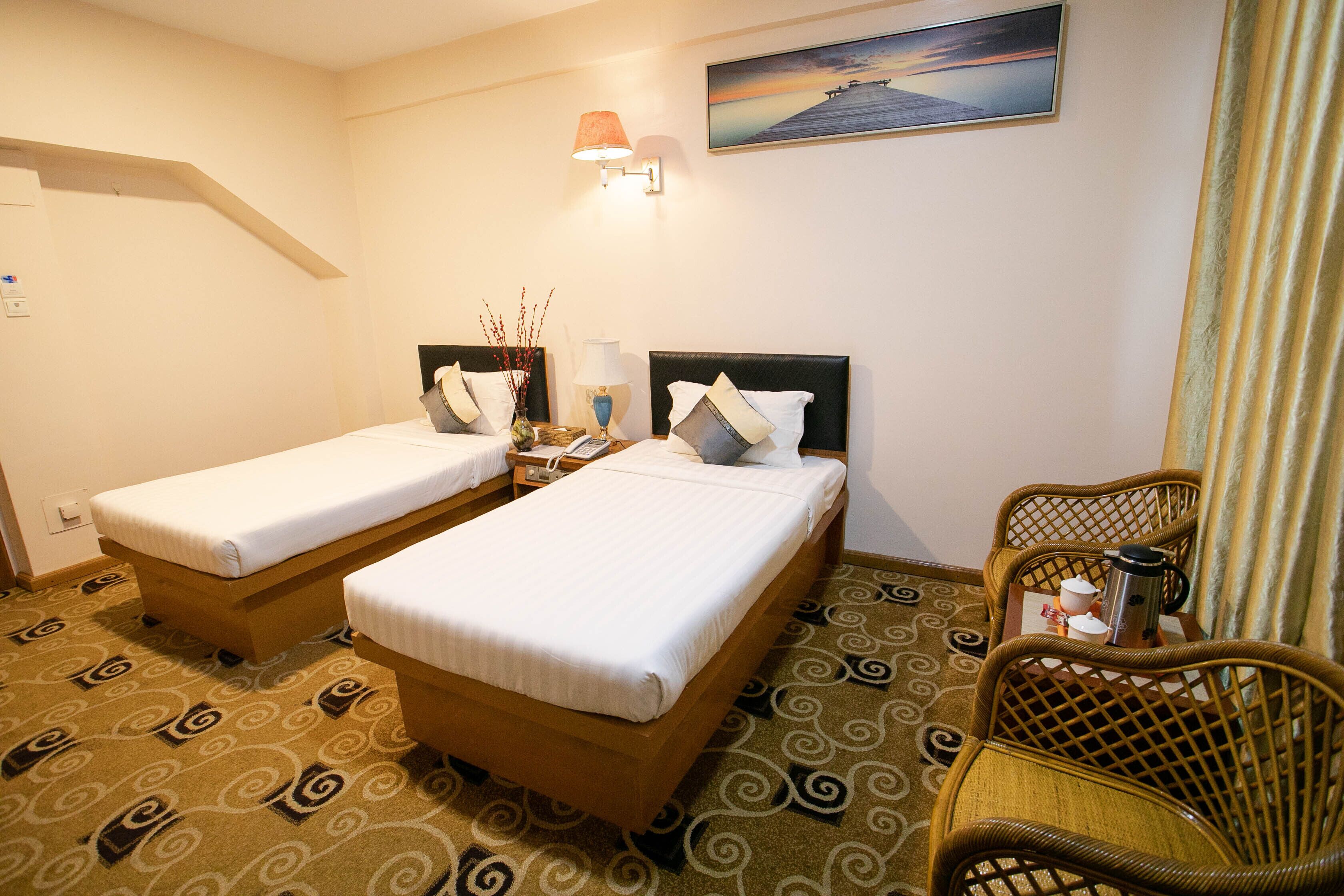 Golden Country Hotel