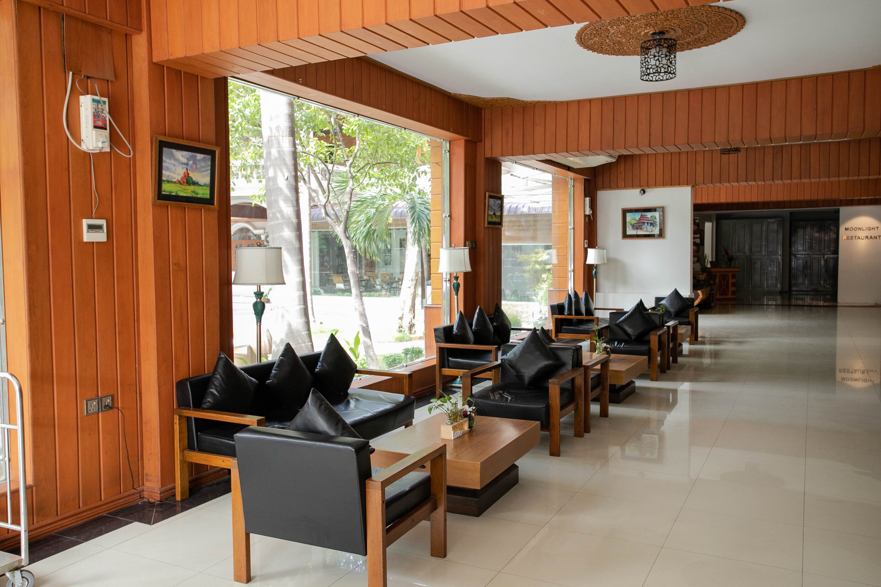 Golden Country Hotel