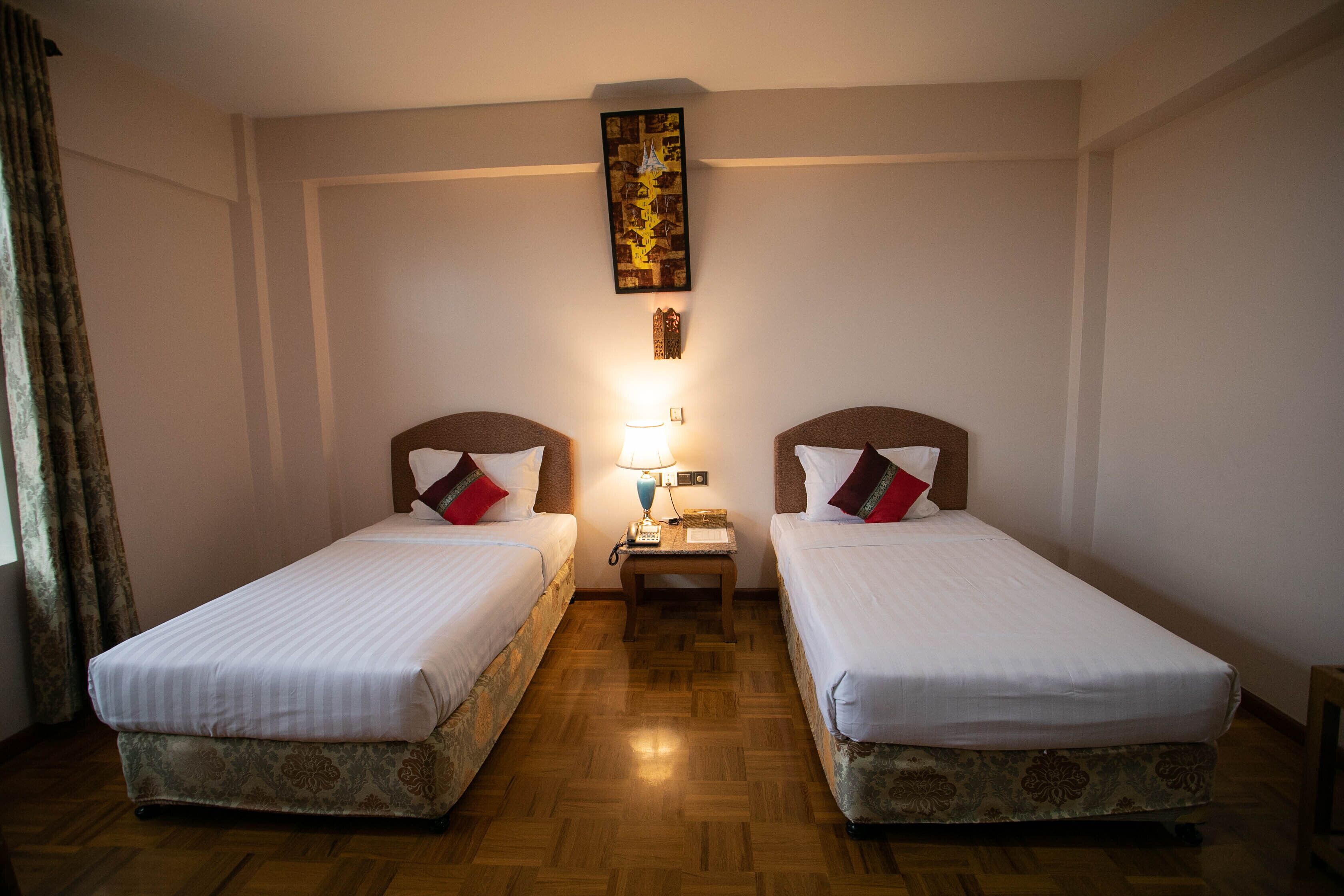 Golden Country Hotel