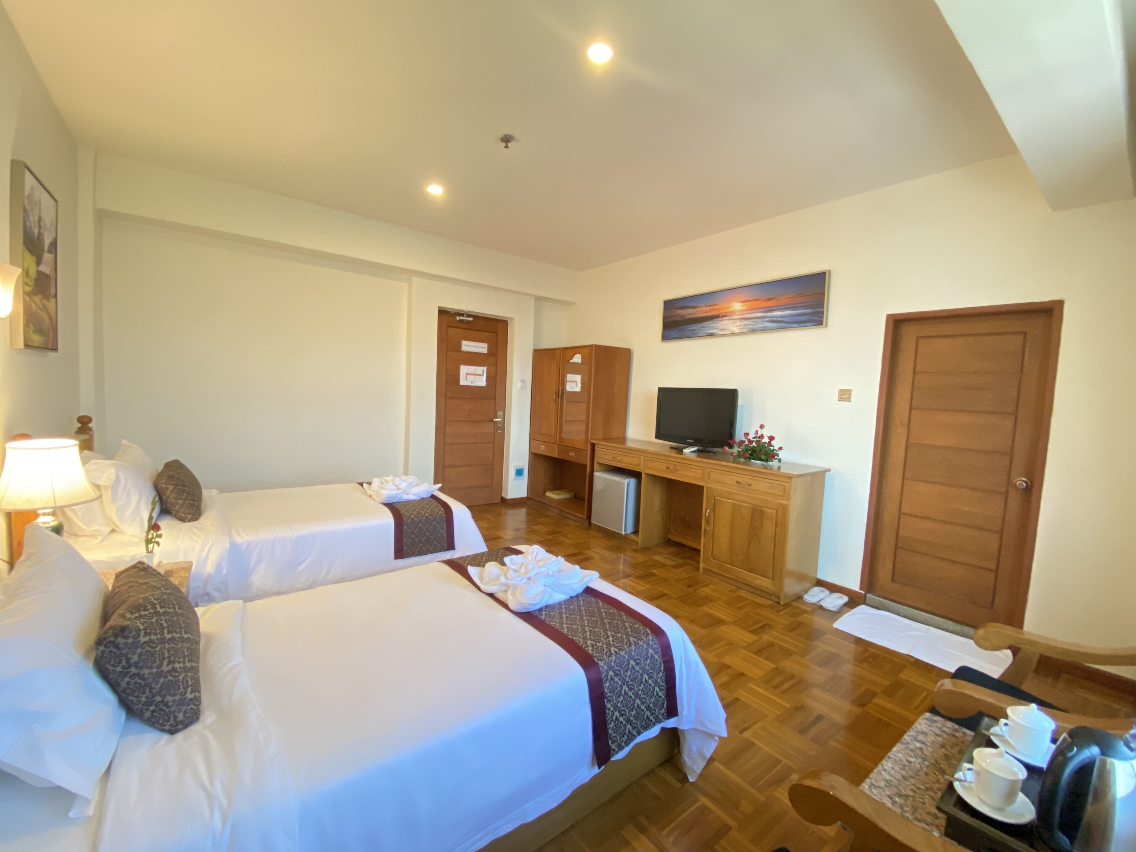 Golden Country Hotel