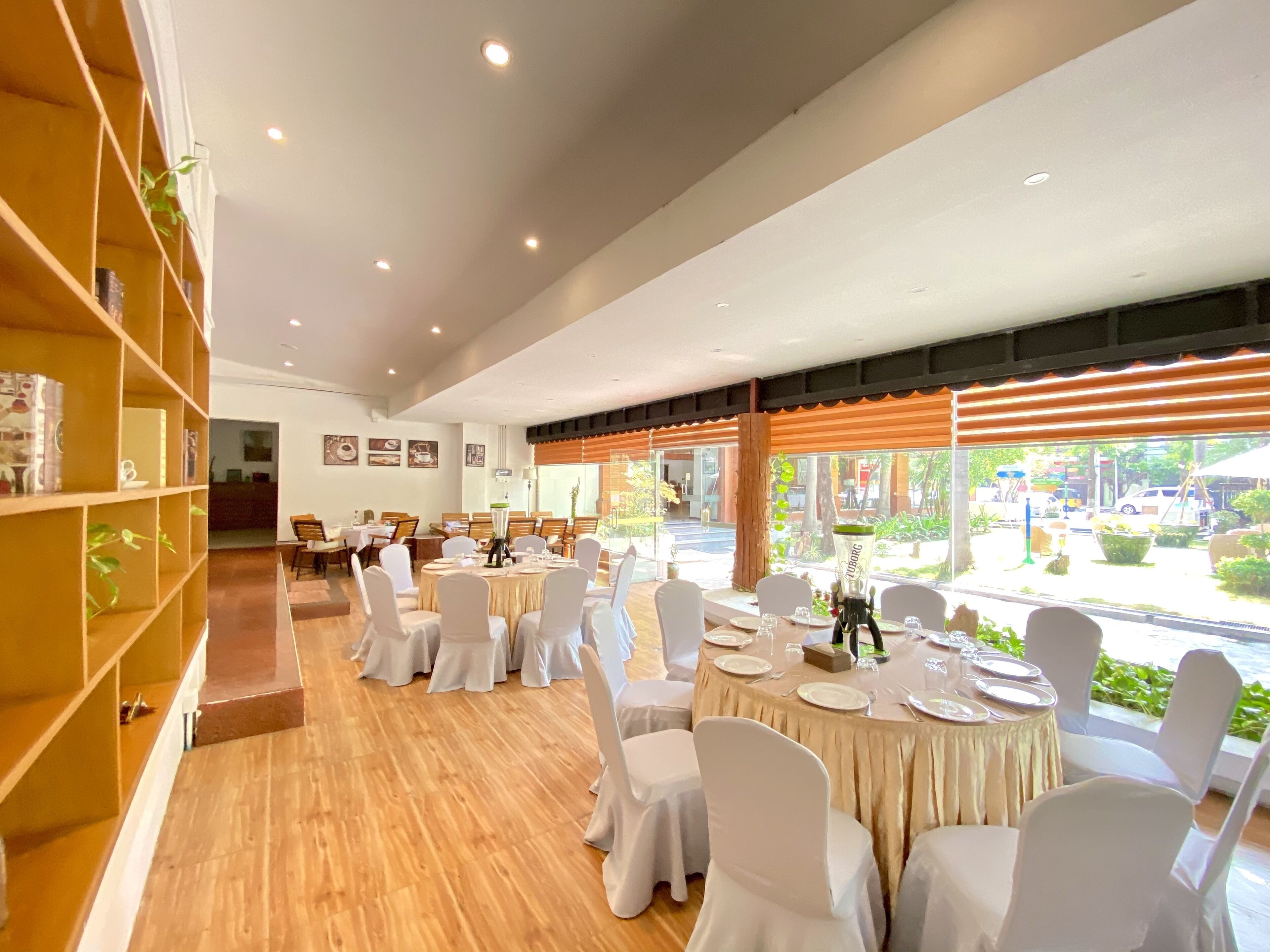 Golden Country Hotel