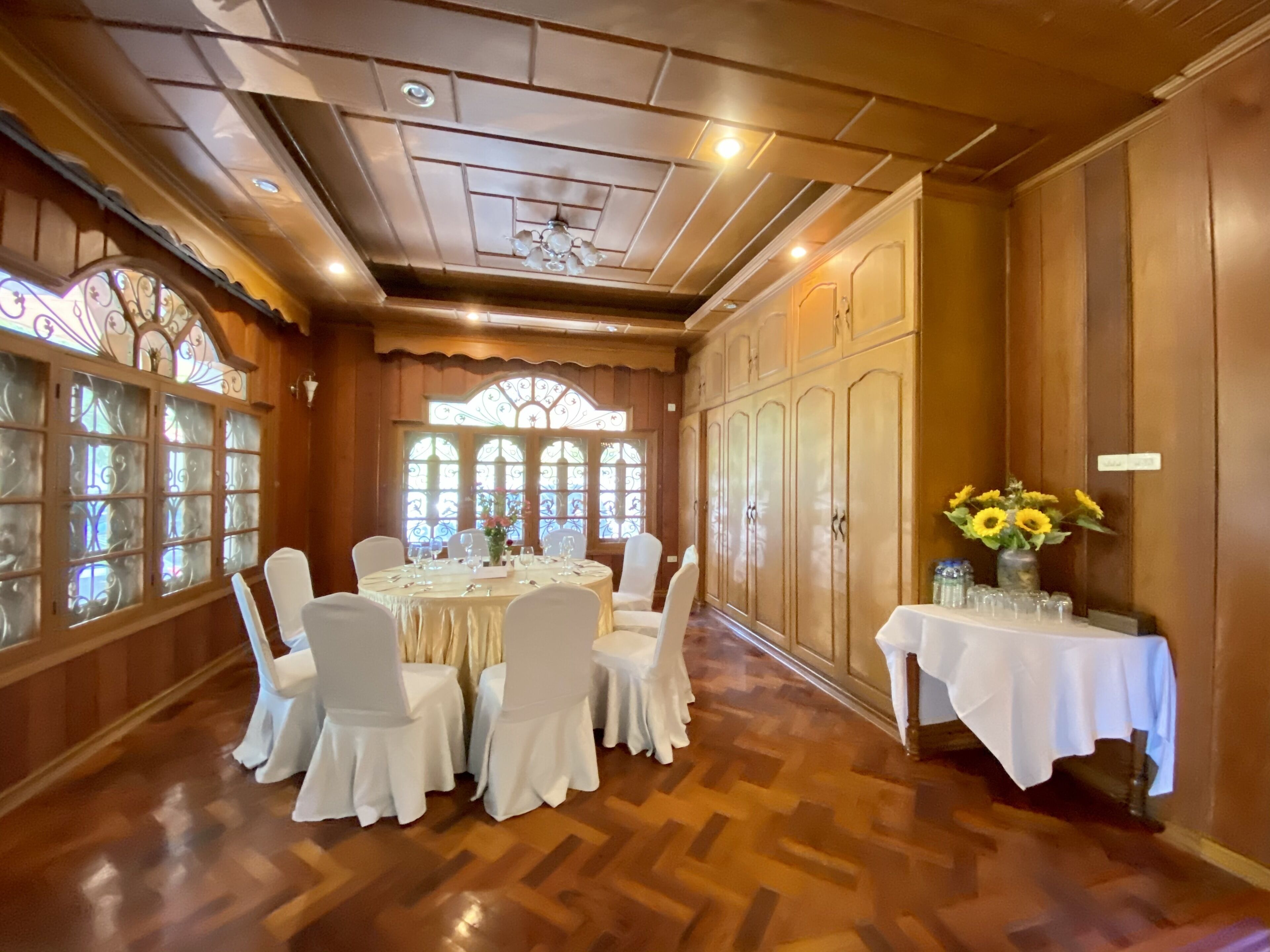 Golden Country Hotel