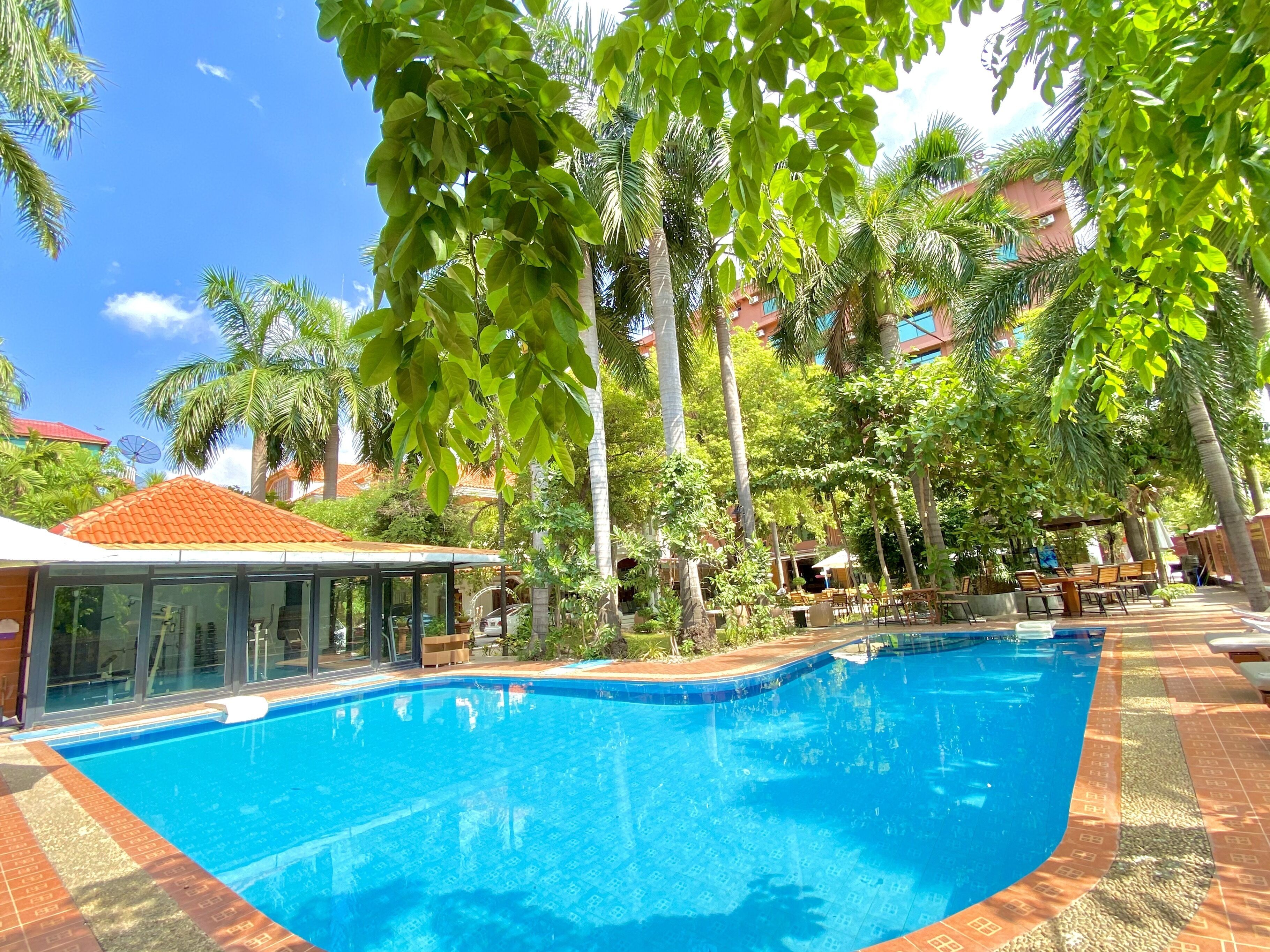 Golden Country Hotel
