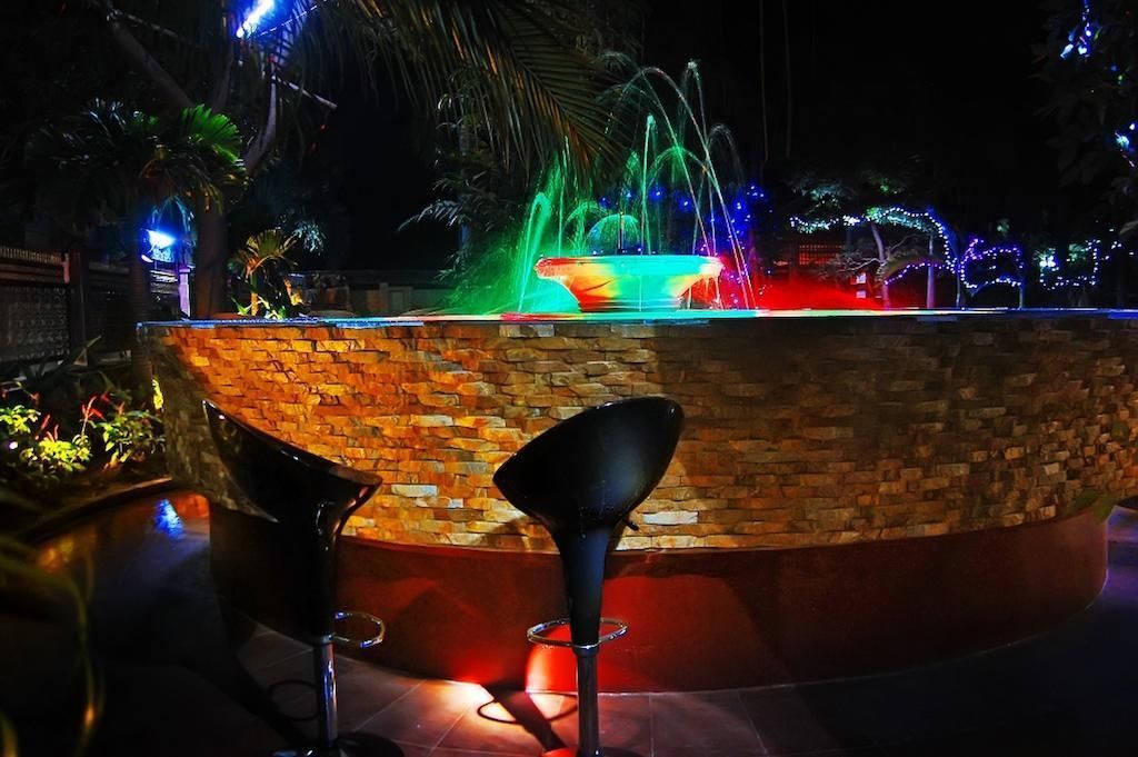 Golden Country Hotel