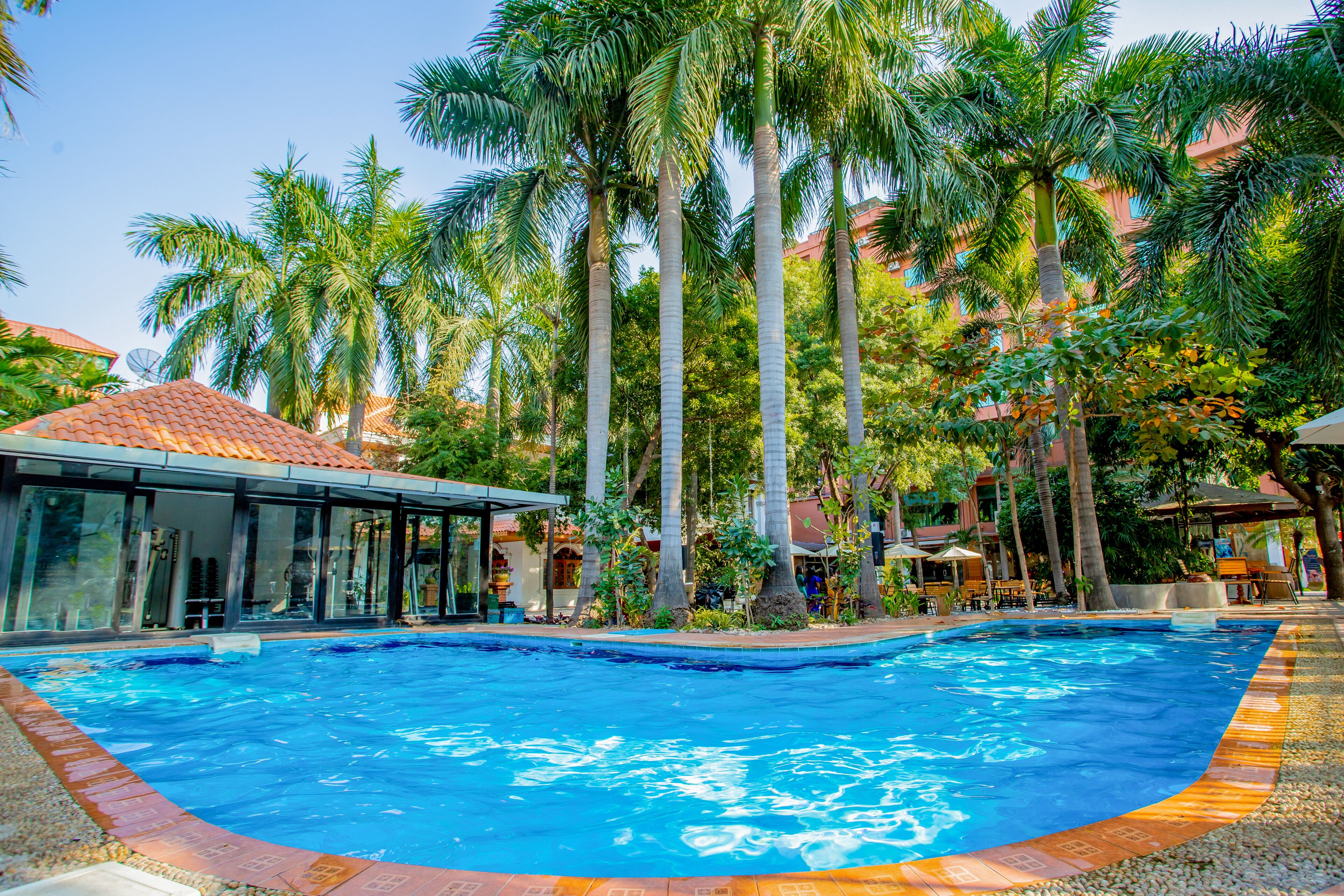 Golden Country Hotel