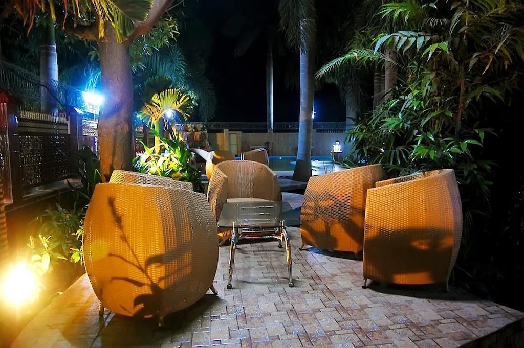 Golden Country Hotel