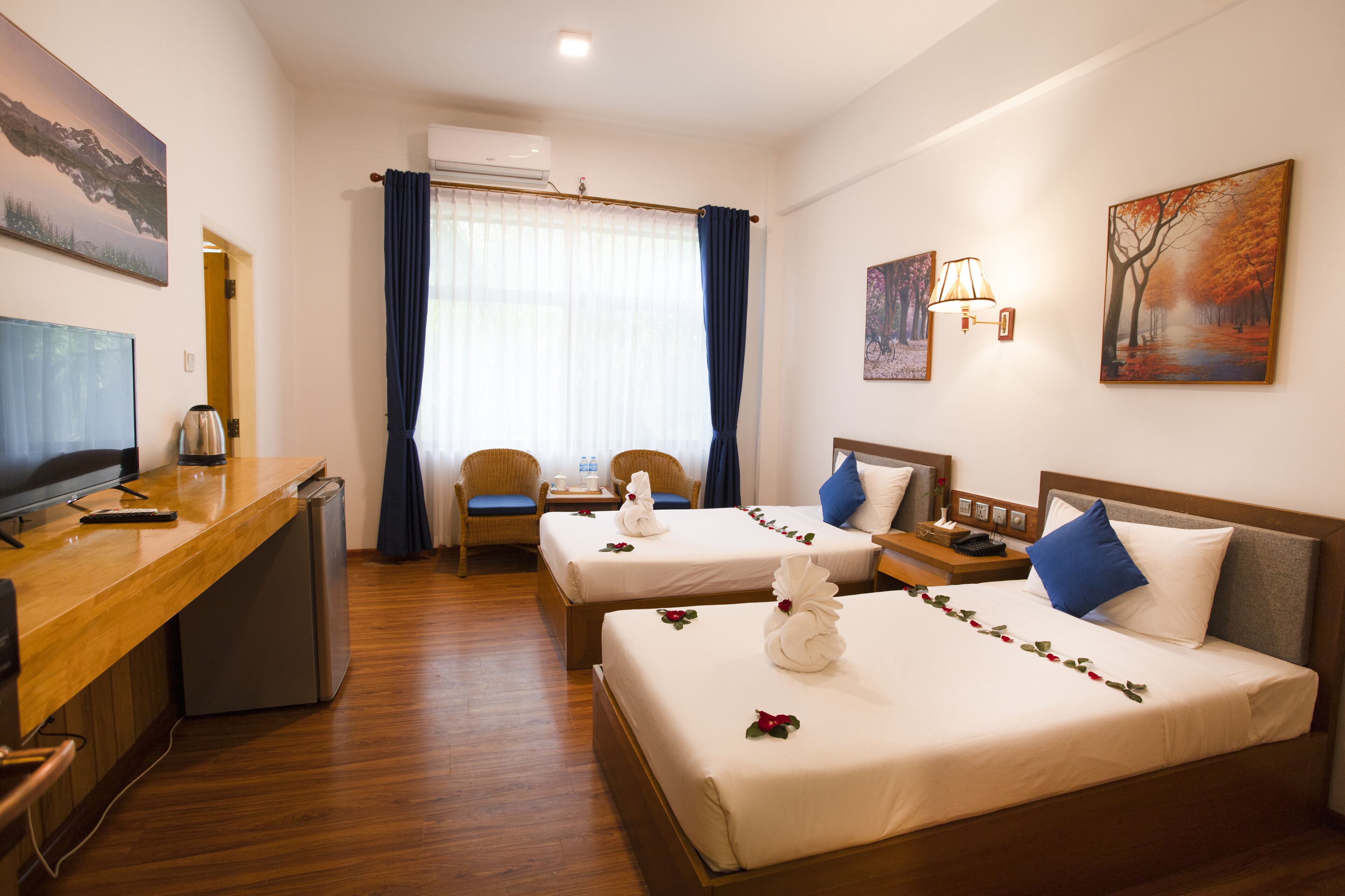 Golden Country Hotel