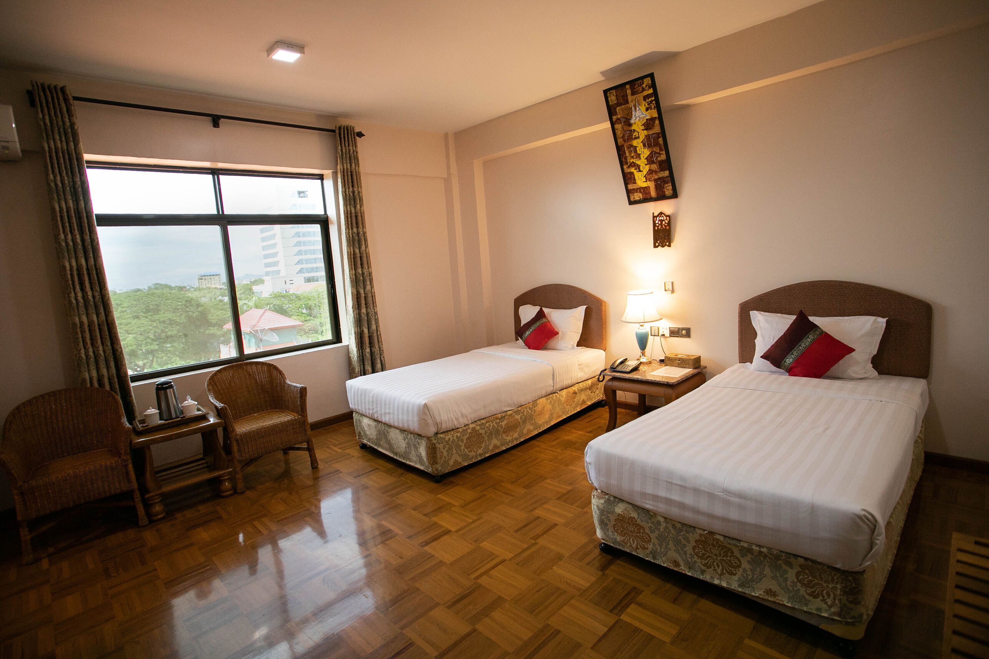 Golden Country Hotel