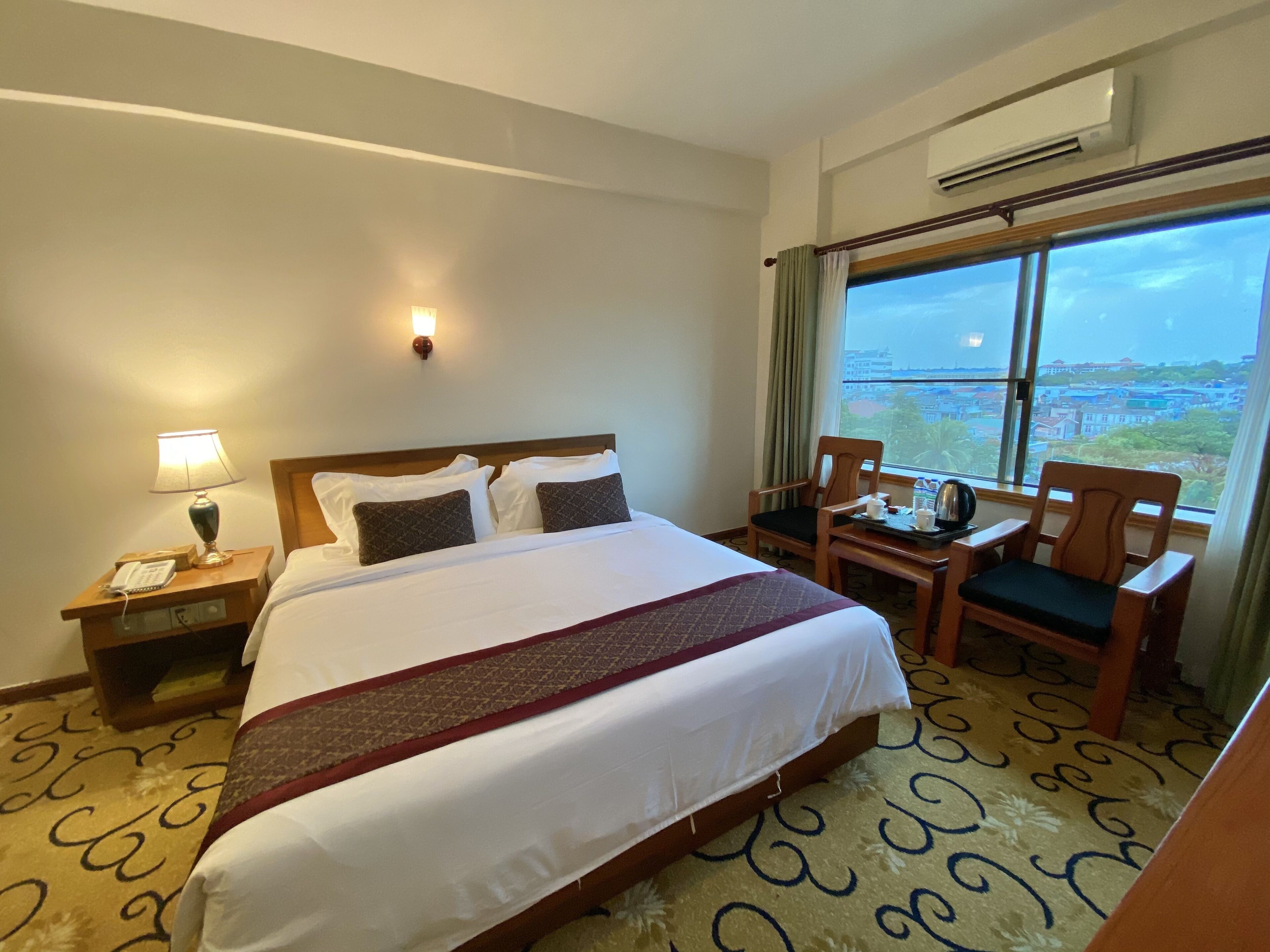 Golden Country Hotel