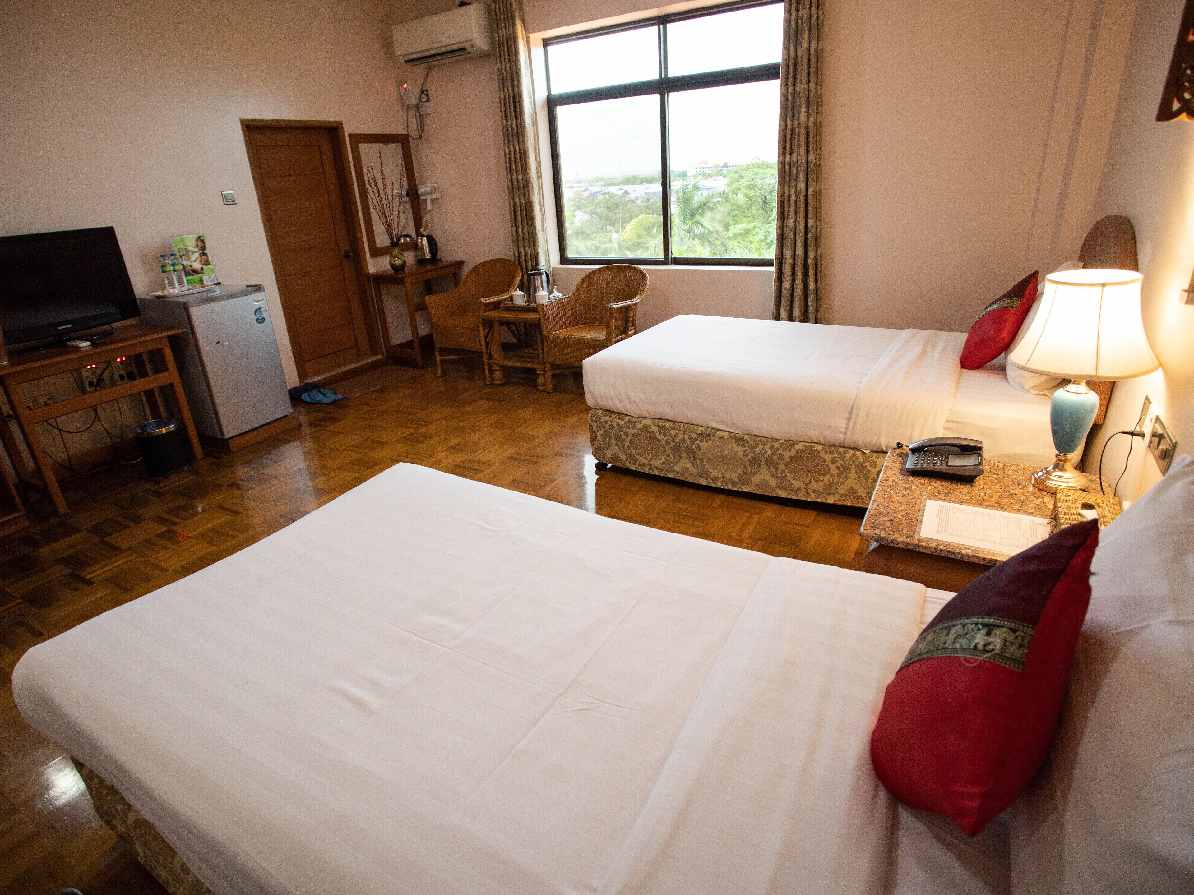 Golden Country Hotel