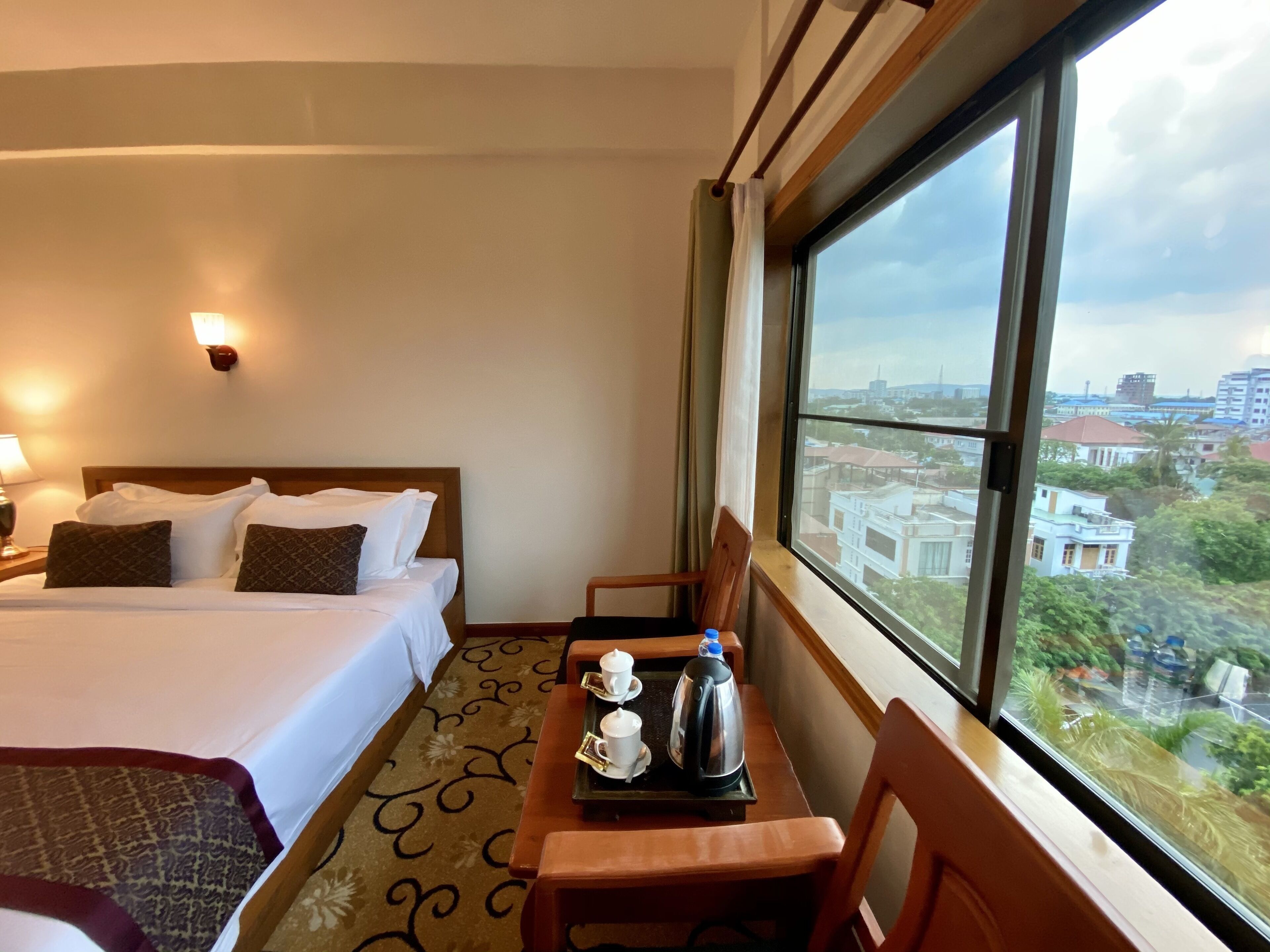 Golden Country Hotel
