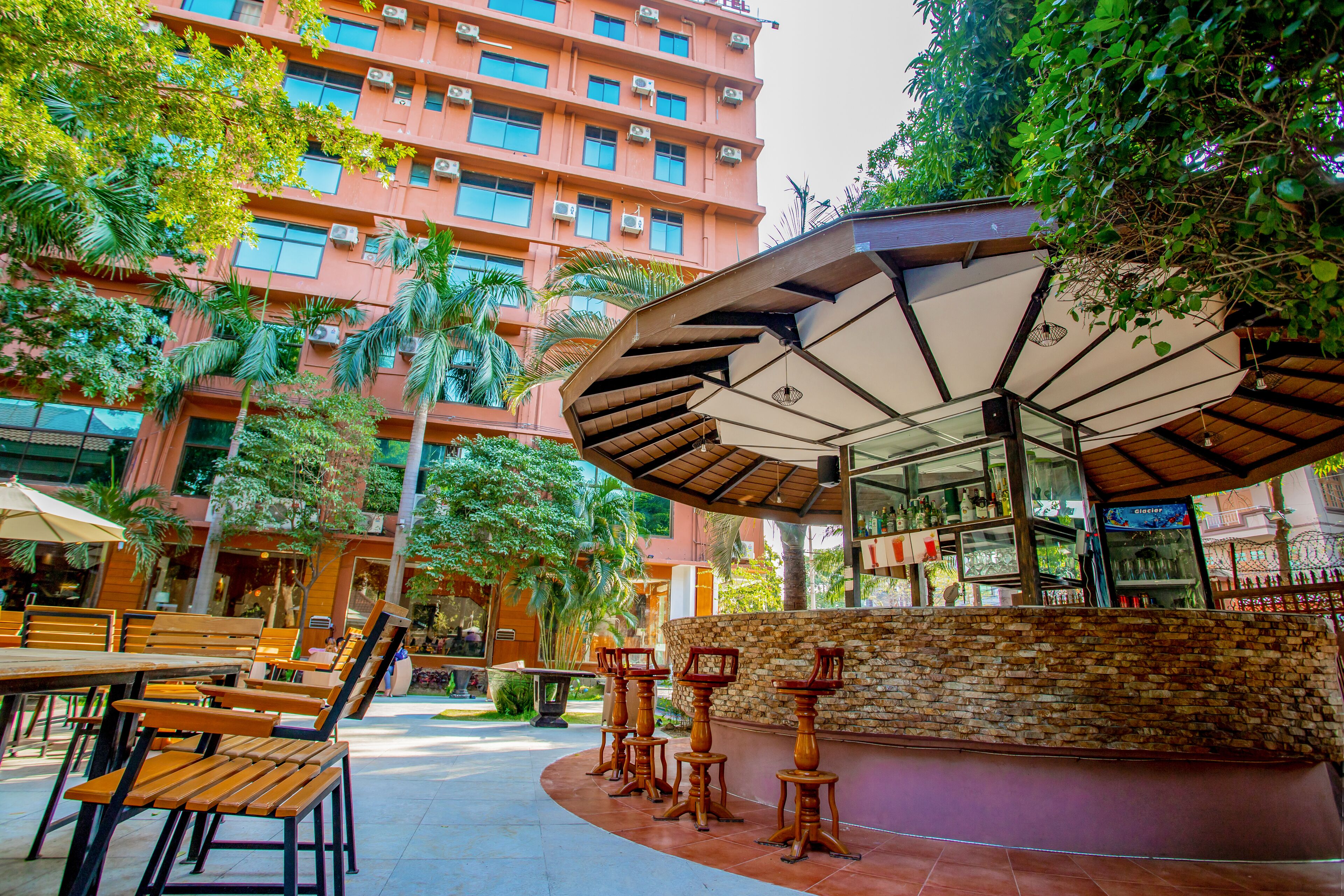 Golden Country Hotel